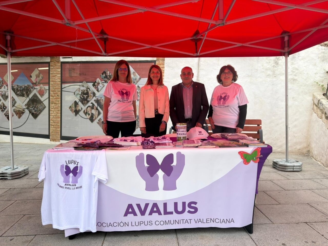 El Ayuntamiento de Paterna conmemora el Día Mundial del Lupus con una mesa informativa.