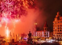 El sorteo de la mascletà nocturna por el Día de la Madre en Valencia atrae a más de 6.000 participantes