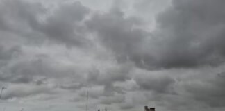 Cielos nublados sobre la ciudad de Valencia durante el Día de la Madre
