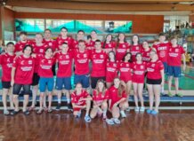 El Club Natación Barracudas Torrent logra en el Parc Central el ascenso a la máxima categoría autonómica El Club Natación Barracudas Torrent celebra su ascenso a la máxima categoría autonómica.