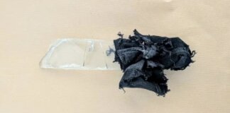 Un preso de la cárcel de Picassent agrede a dos funcionarios Cristal confiscado en la cárcel de Picassent envuelto en tela negra