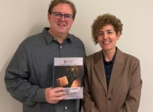 Enric Parreño, director del Conservatorio de Alaquàs, dedica la primera tesis doctoral al Cant de la Carxofa Enric Parreño y Ana Mª Botella con la tesis doctoral sobre el Cant de la Carxofa