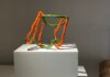 La XVII Biennal Internacional de Ceràmica de Manises reúne 486 obras de 345 artistas de 49 nacionalidades Escultura contemporánea en cerámica con colores vibrantes en exposición