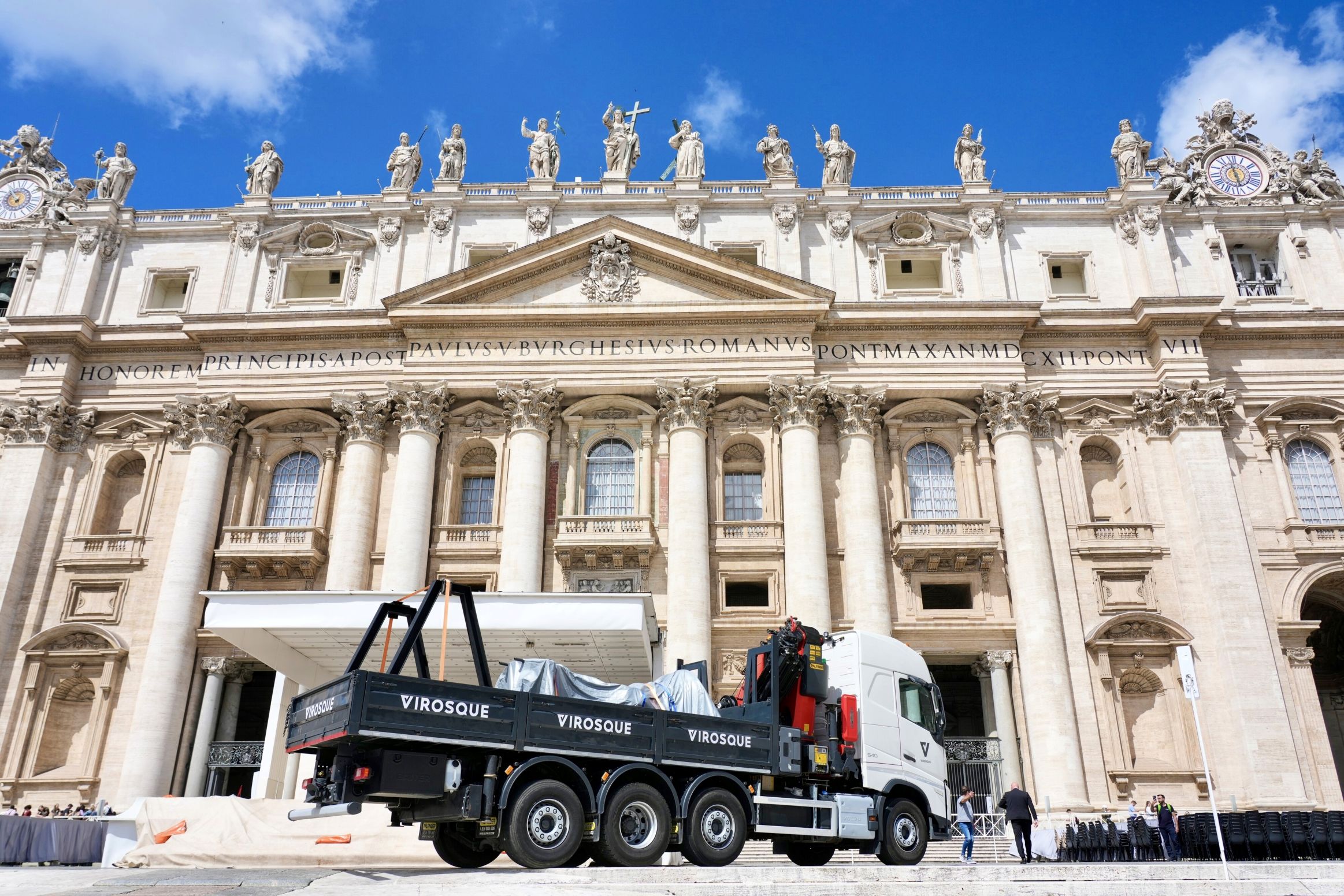 la campana de san nicolas en el Vaticano