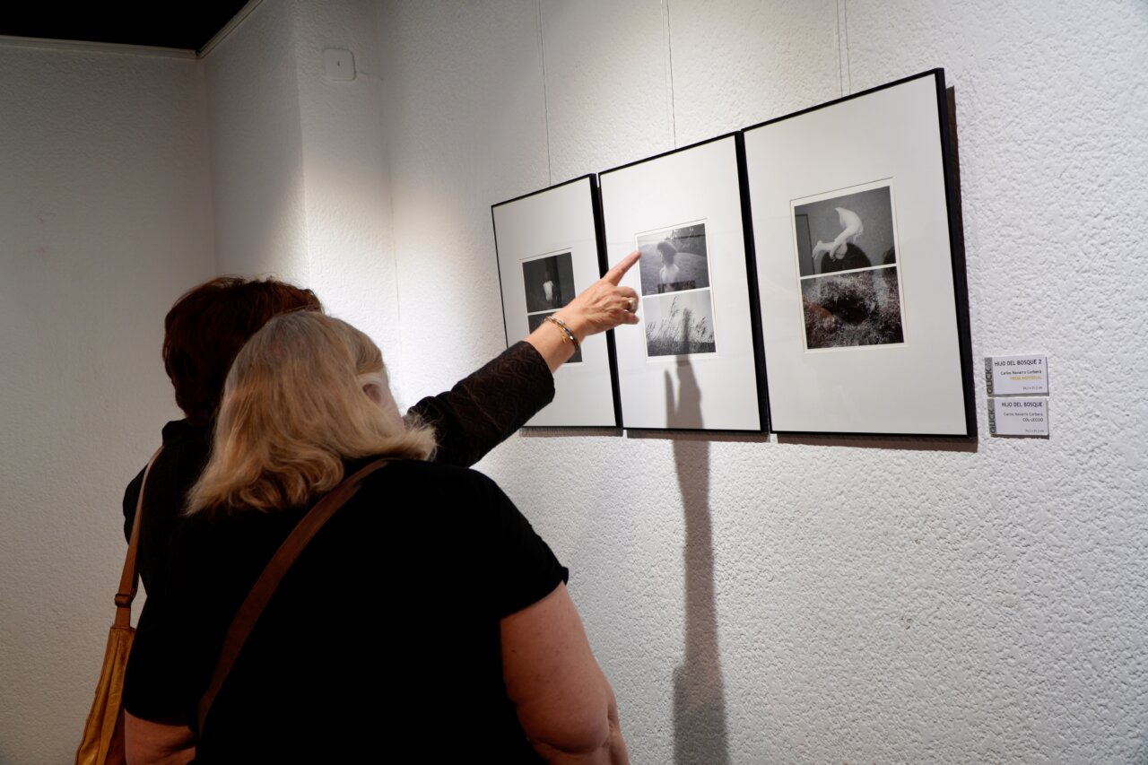 La inauguración del 46º certamen de fotografía QLICK reunió a los premiados y al jurado.