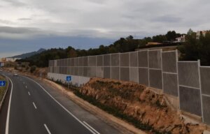 Pantalla acústica en la carretera CV-33 cerca de Albal y CV-31 en Paterna