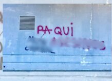 La alcaldesa de Xirivella contesta “no todo vale” a las pintadas con insultos contra ella Pintadas en una pared con el nombre Paqui y otros insultos pixelados