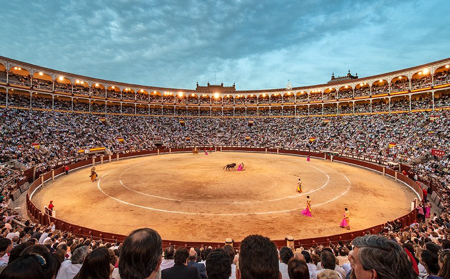 Vista de la plaza de toros de Las Ventas durante una corrida de toros