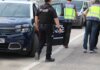 Agentes de la Policía Nacional en Xirivella durante una operación policial