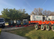 Més operaris, nous serveis i reforç de recollida de residus en el nou contracte de neteja de Picanya Equipo de limpieza en Picanya con vehículos y herramientas de trabajo