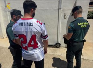 La Guardia Civil detiene en Beniparrell a un conductor de patinete con más de 100 gramos de marihuana que se dirigía a Silla