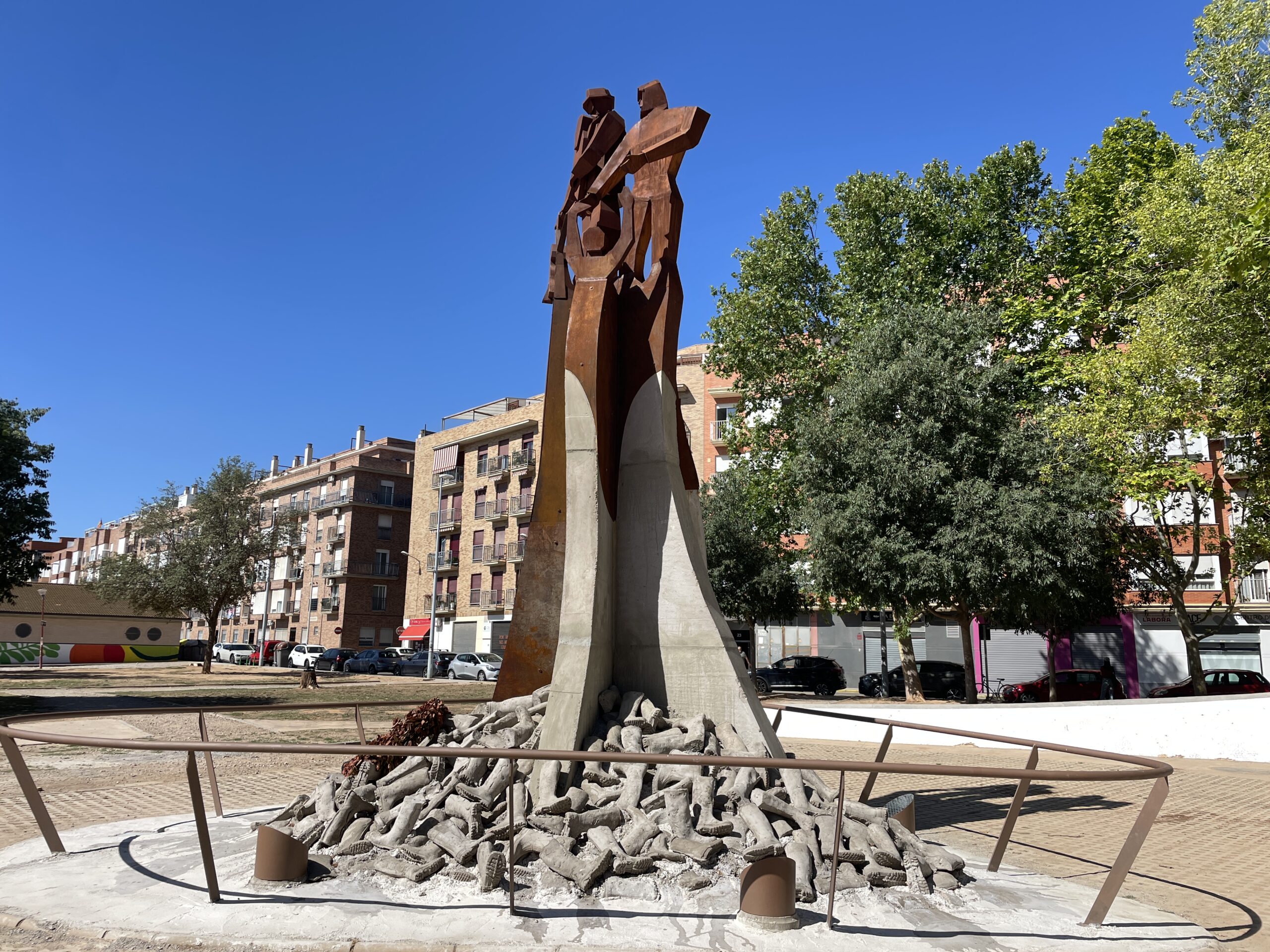 escultura-dana-paiporta escultura-dana-paiporta