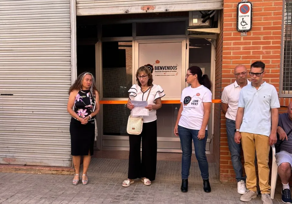 La asociación de familias divergentes abre las puertas de su sede institucional en Picassent