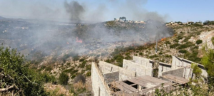 Estabilizado el incendio de vegetación en Torrent tras desplegar siete medios aéreos y activar la situación 1 de emergencia