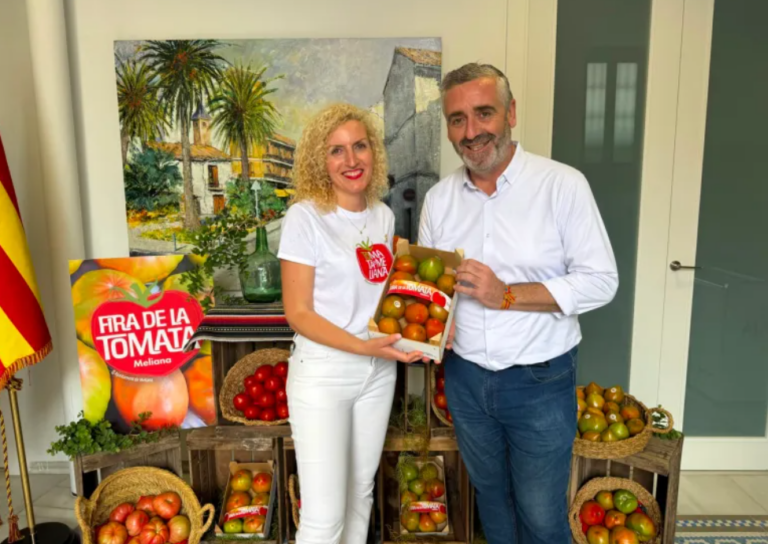 Más de 2.000 kilos de tomate vendidos en apenas tres horas en la Feria del Tomate de Meliana