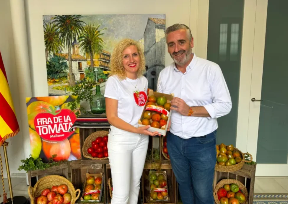Más de 2.000 kilos de tomate vendidos en apenas tres horas en la Feria del Tomate de Meliana