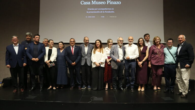 Más de 300 personas llenan el IVAM en la presentación de la Fundación Casa Museo Pinazo