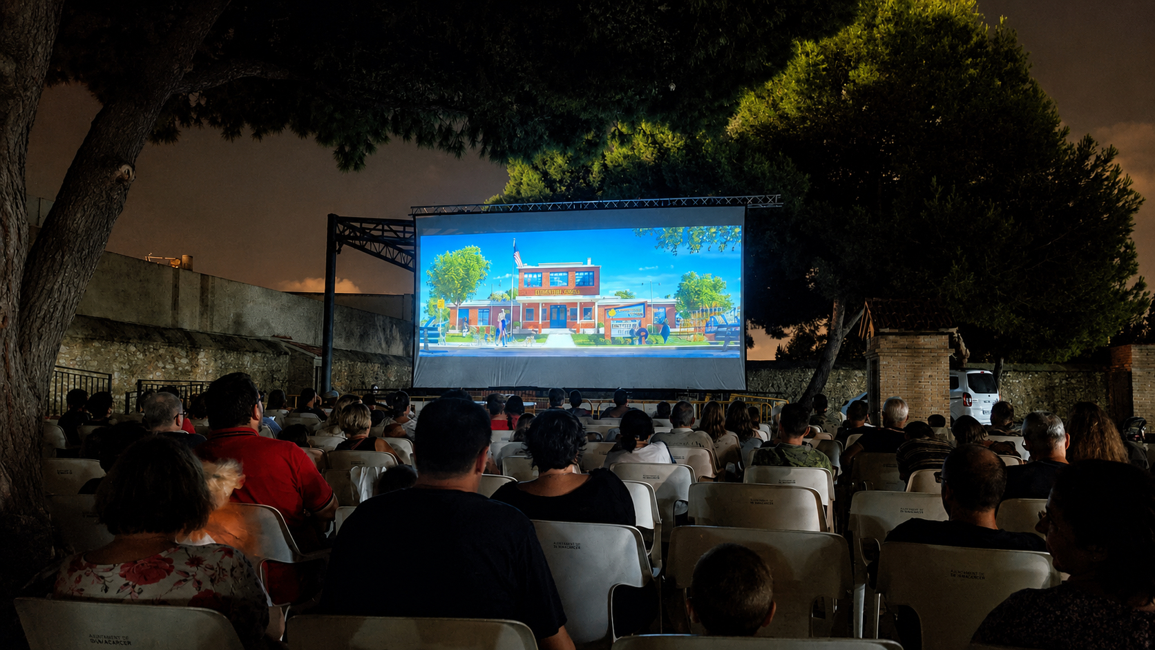 Manises cinema d'estiu