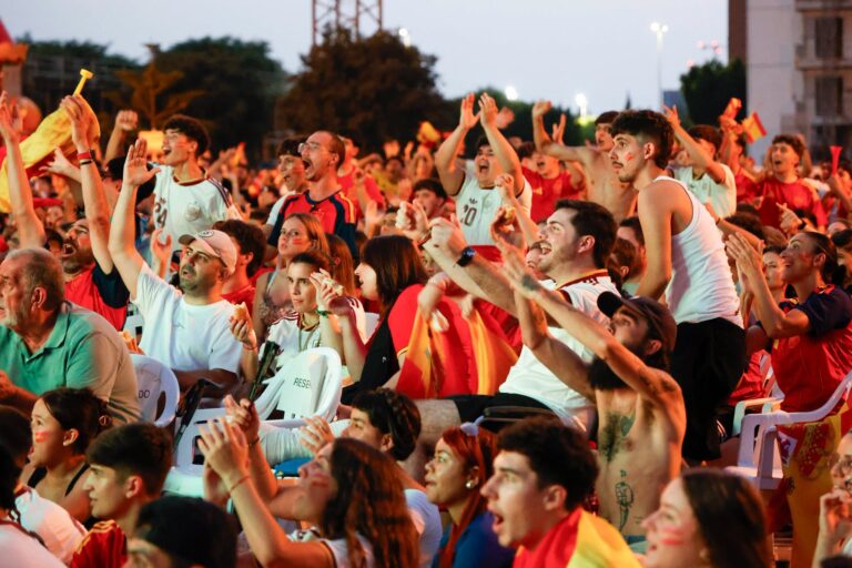 Mislata disfruta con la victoria de España en el Mundial de fútbol