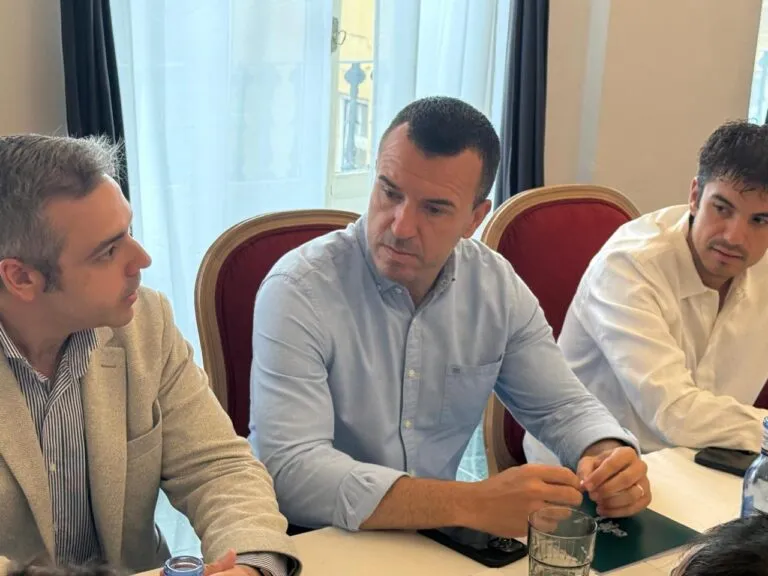Vicent Mompó desayuno AMDComVal