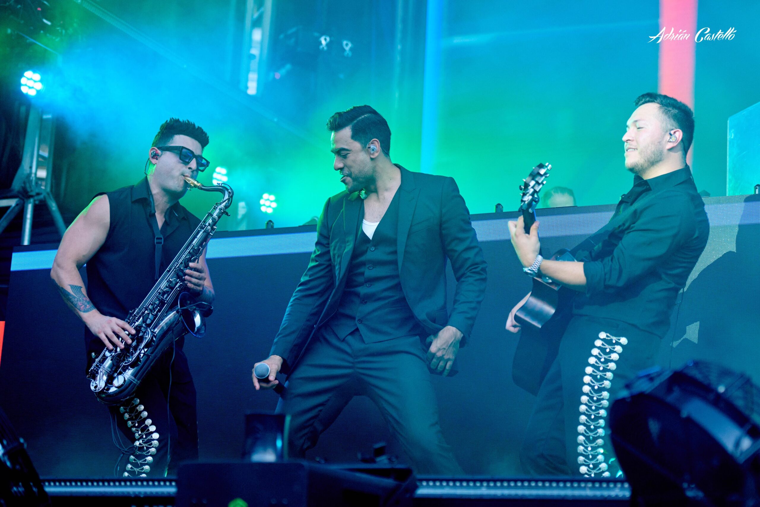 Carlos Rivera en concierto. Foto: @adriancastellofotografo