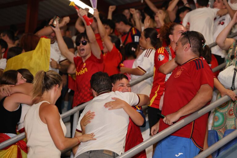 Catarroja disfruta con la victoria de España en el Mundial de fútbol