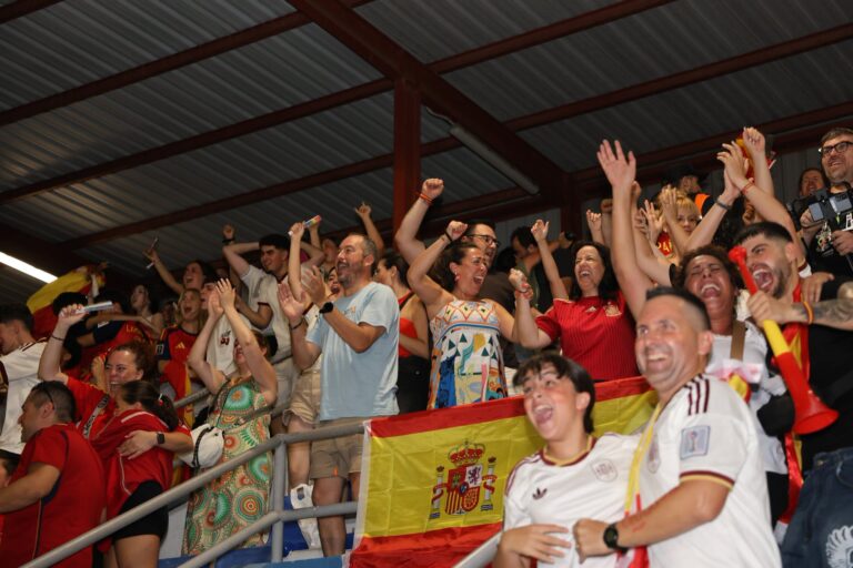 Catarroja disfruta con la victoria de España en el Mundial de fútbol
