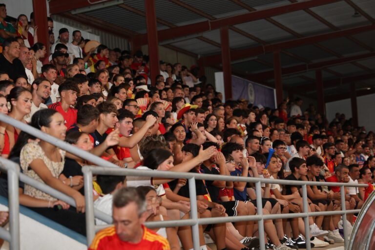 Catarroja disfruta con la victoria de España en el Mundial de fútbol