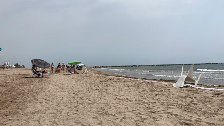 playa El Puig cerrada al baño