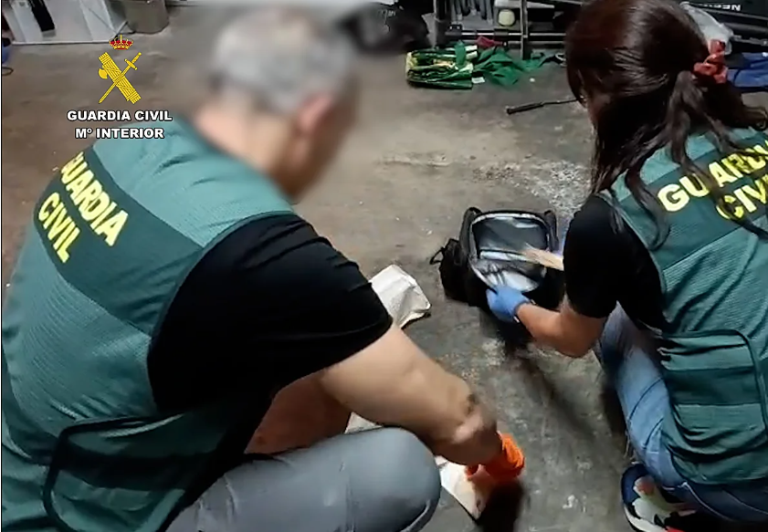La Guardia Civil desarticula un clan familiar en Valencia que estafó un millón de euros a más de 80 víctimas mediante un sistema piramidal