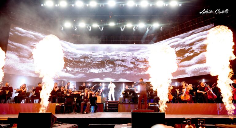 Yandel Sinfónico@Roig Arena Foto: @adriancastellofotografo