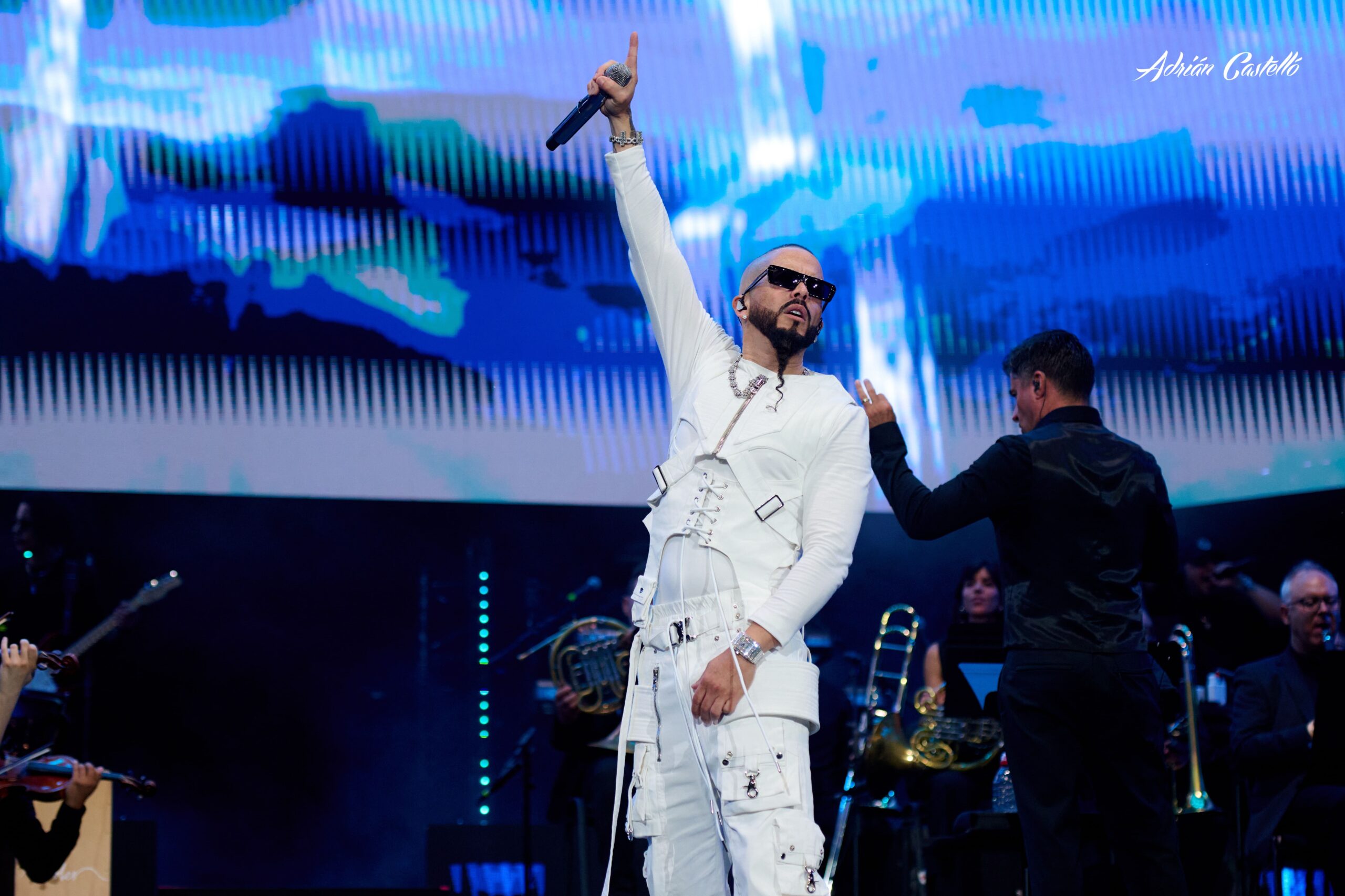 Yandel Sinfónico@Roig Arena Foto: @adriancastellofotografo