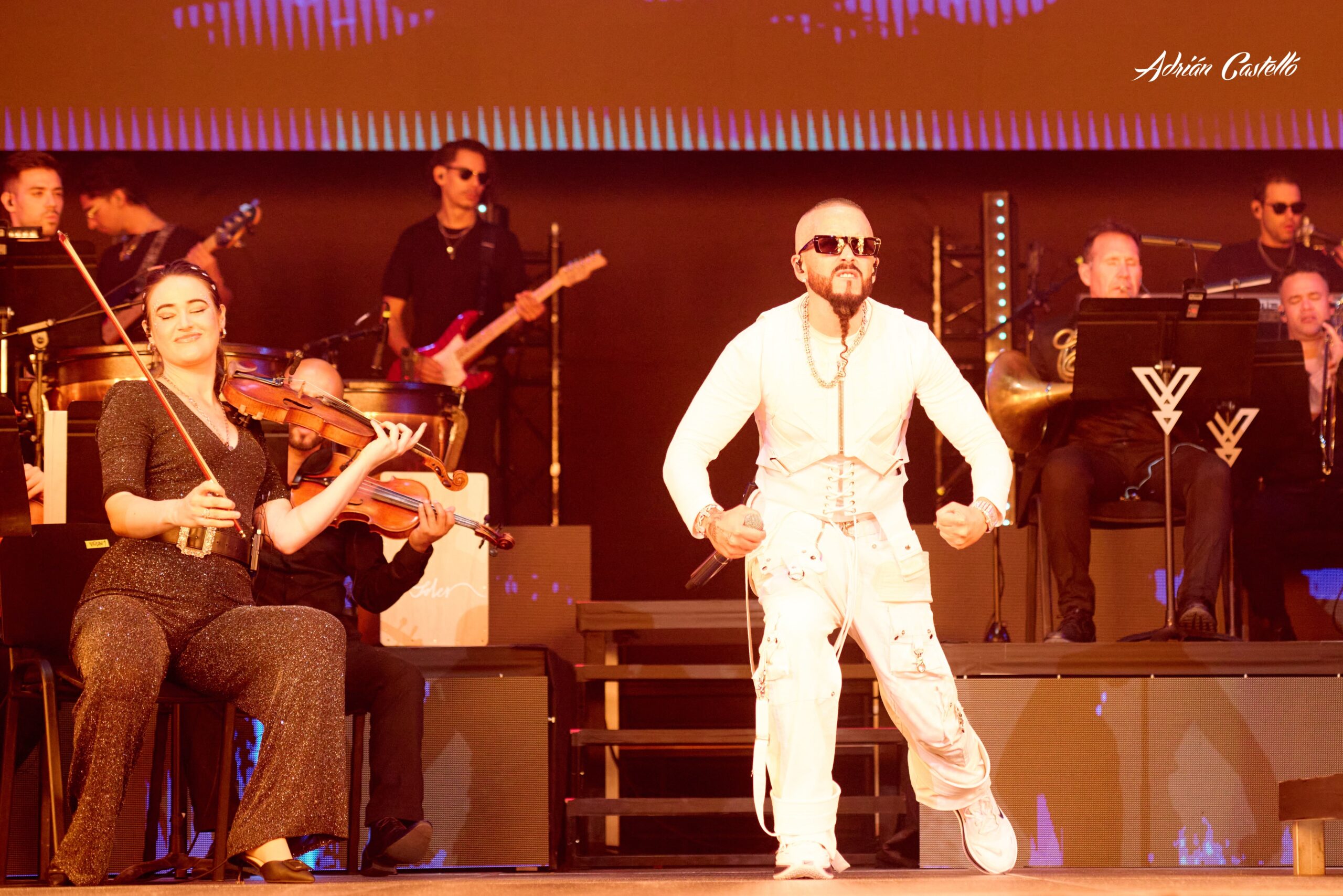 Yandel Sinfónico@Roig Arena Foto: @adriancastellofotografo