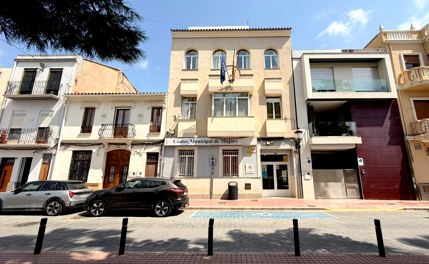 Fachada centro municipal Benetússer