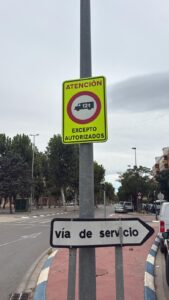 Sedaví restringe el tráfico de camiones de más de 12 toneladas en la avenida País Valenciano y amplía sus cámaras de control