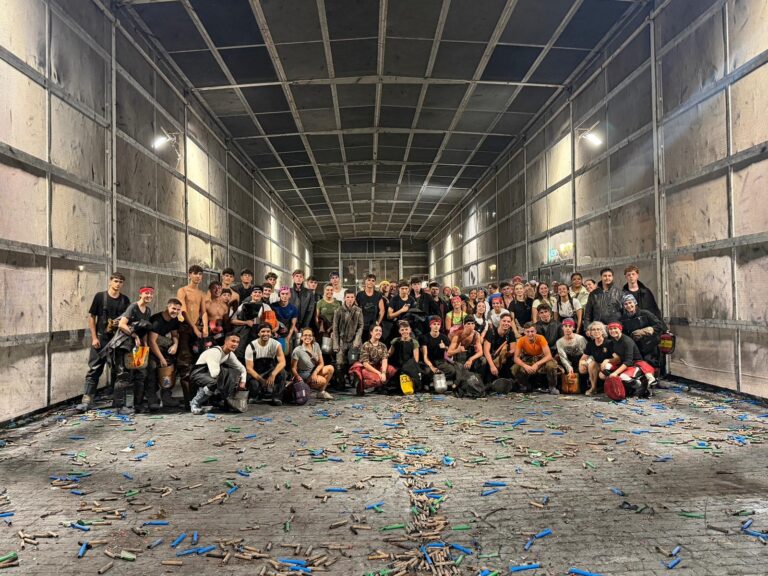 Paterna volvió a hacer gala anoche de que es una auténtica Ciutat del Foc con la cantera de tiradores y tiradoras más joven
