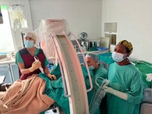 Vithas y Surg for All llevan atención urológica especializada a decenas de pacientes sin recursos en África