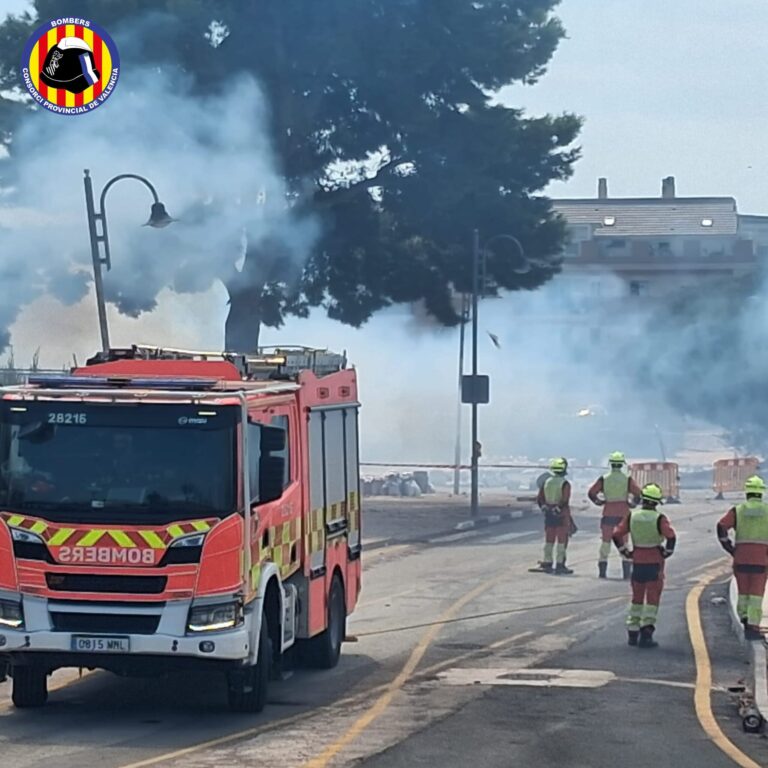 Controlado sin daños un incendio de matorral originado durante la mascletà de Museros