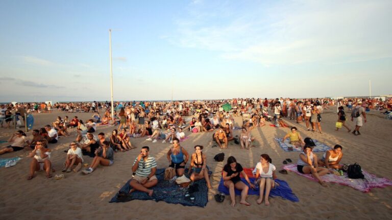 eclipse solar en las playas de Valencia