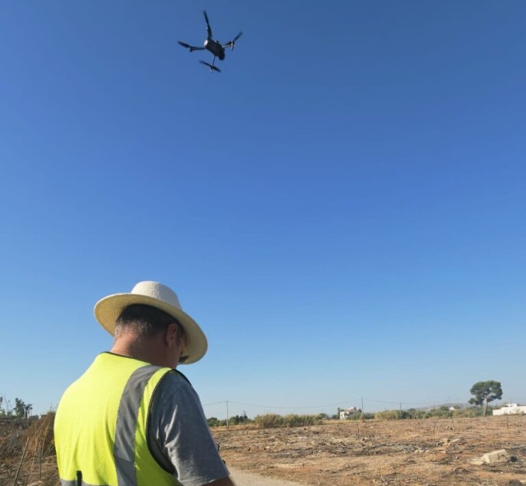 Aldaia vuela un dron para identificar las parcelas abandonadas quemadas en las Barracas