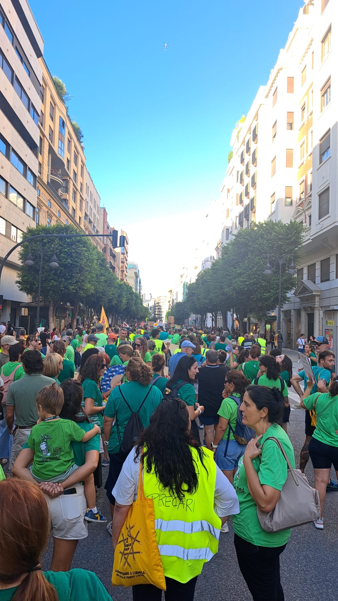 La educación pública valenciana vuelve a manifestarse en el centro de Valencia para iniciar el curso 2026-2027