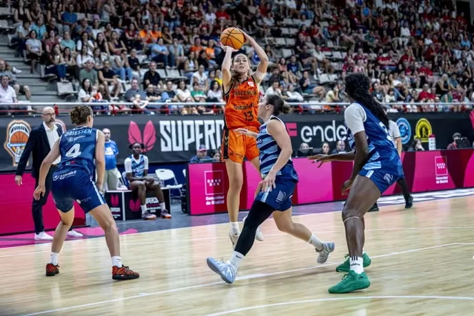 El Valencia Basket conquista su cuarta Supercopa LF Endesa tras superar al Innova-tsn Leganés (76-64)
