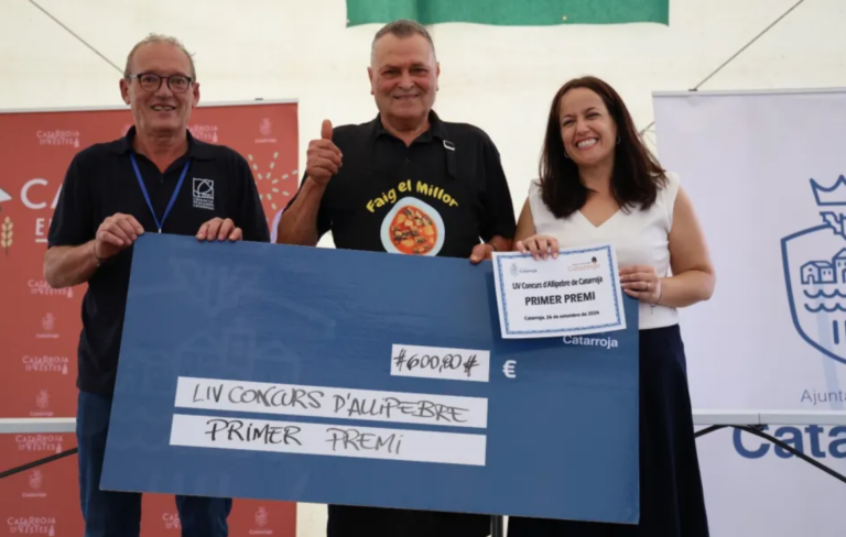 El catarrogí Manuel Grancha guanya el LIV Concurs Internacional d’Allipebre en una edició multitudinària al Port de Catarroja