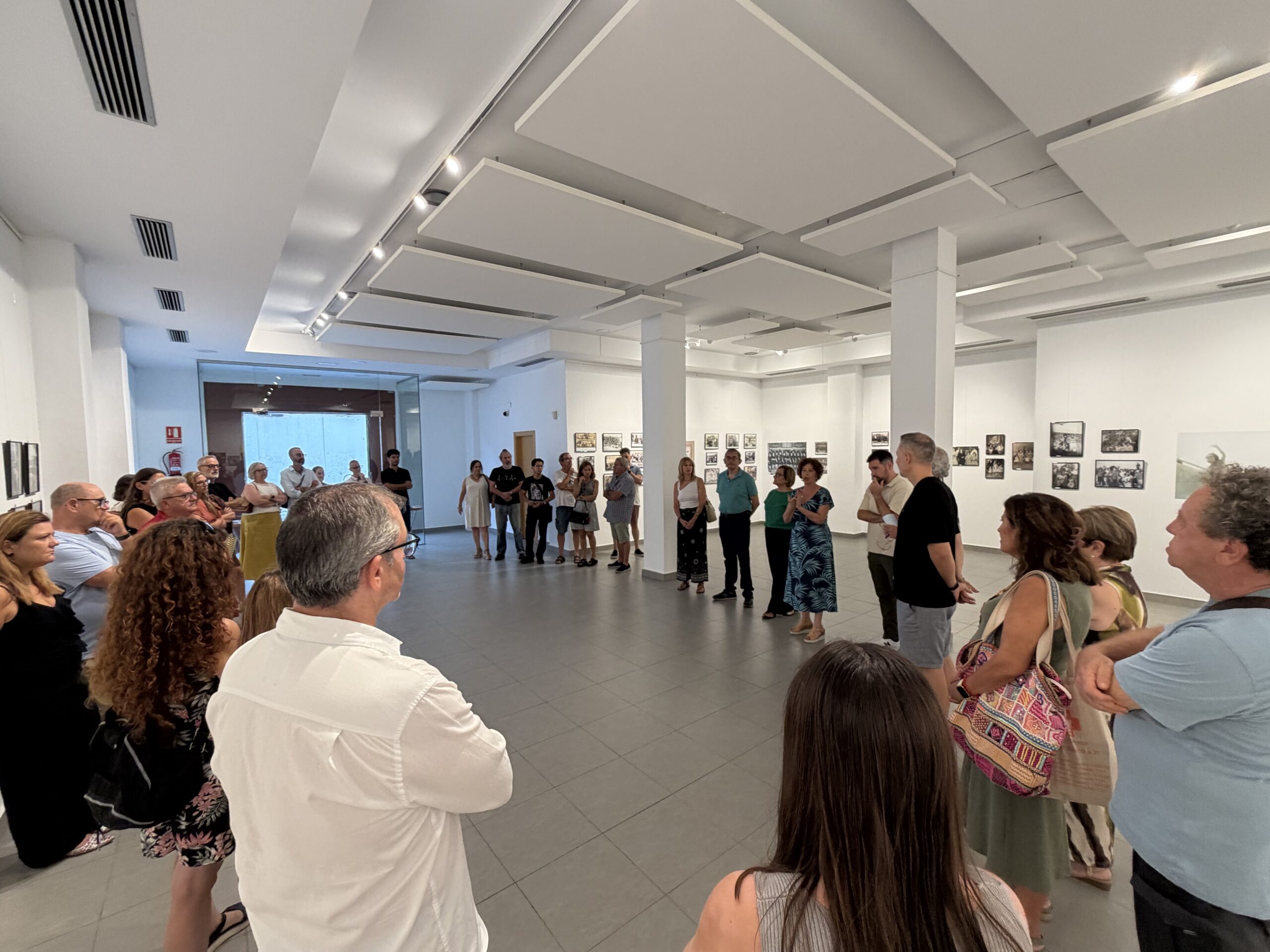 La primera exposició de l’Àlbum del Poble rep 1.176 visitants a Rafelbunyol