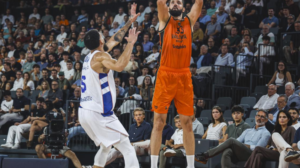 Un Valencia Basket de récord destroza a Kosner Baskonia en una noche histórica en el Roig Arena (111-88)