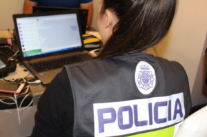 La Policía Nacional detiene en Torrent a una mujer por estafar más de 1,3 millones de euros