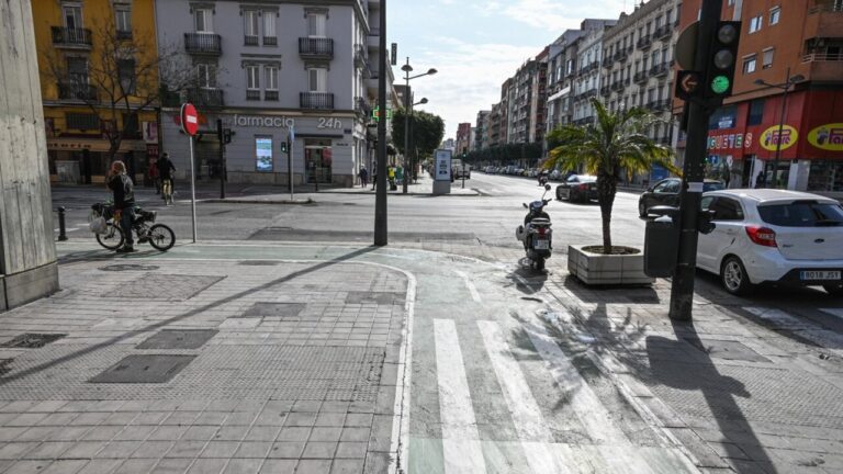 València licita la redacción del proyecto de modificación del carril bici de la avenida del Puerto