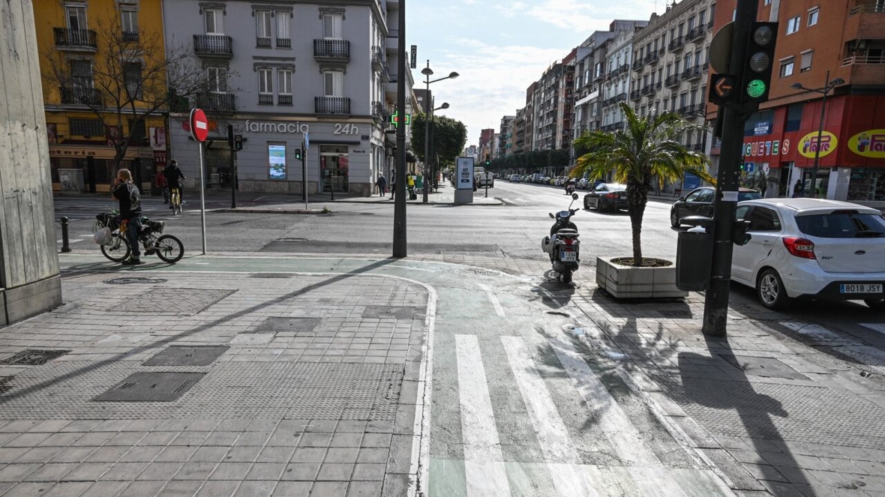 València licita la redacción del proyecto de modificación del carril bici de la avenida del Puerto