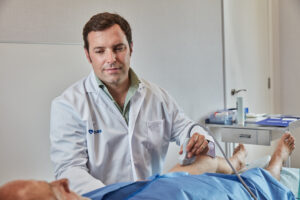 doctor Corbí, traumatologo del grupo Vithas