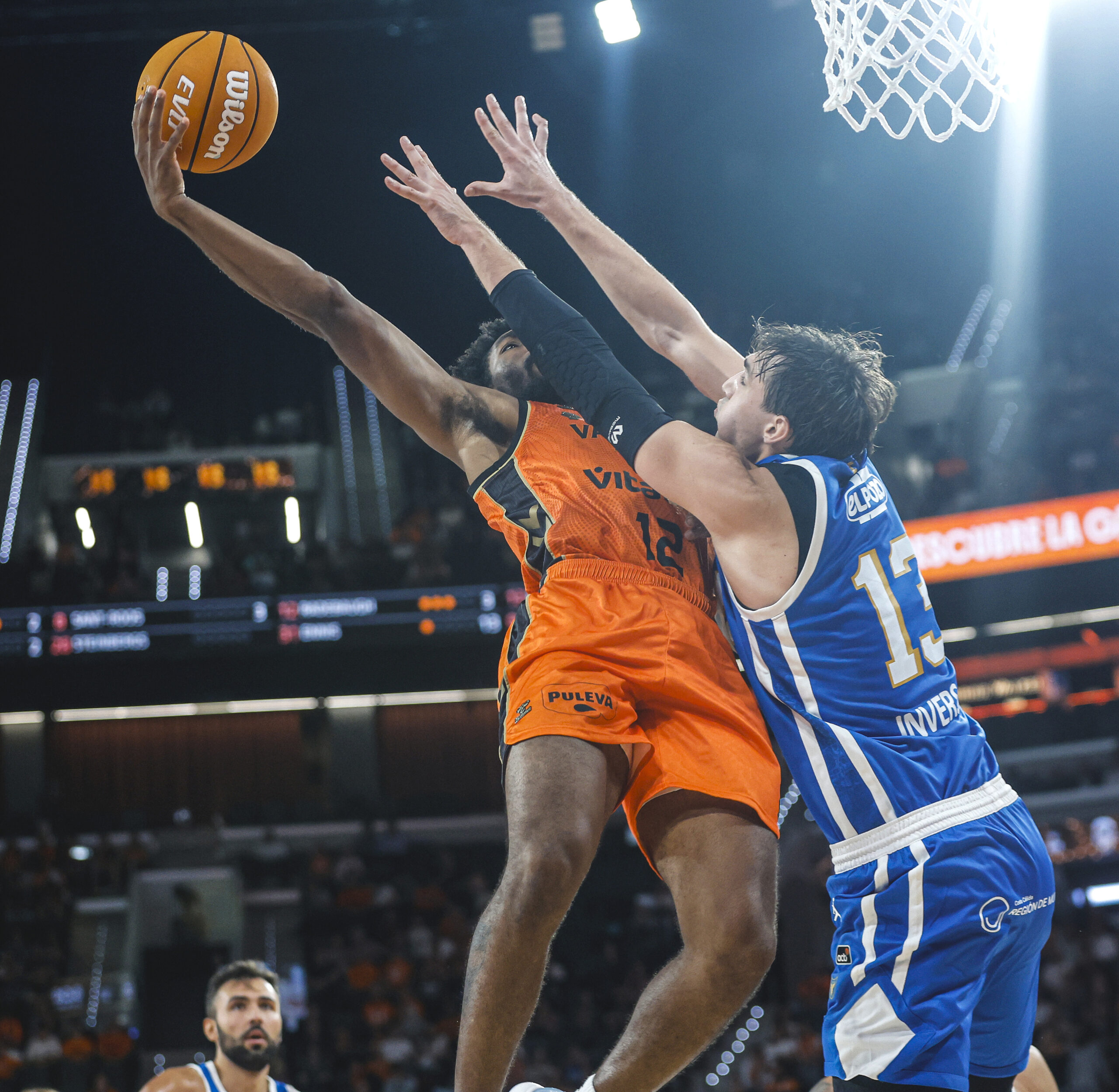 Festival ofensivo del Valencia Basket para sumar autoridad ante el UCAM Murcia en el Roig Arena (116-93)
